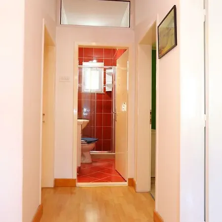 With A Parking Space - 17703 شقة تروغير