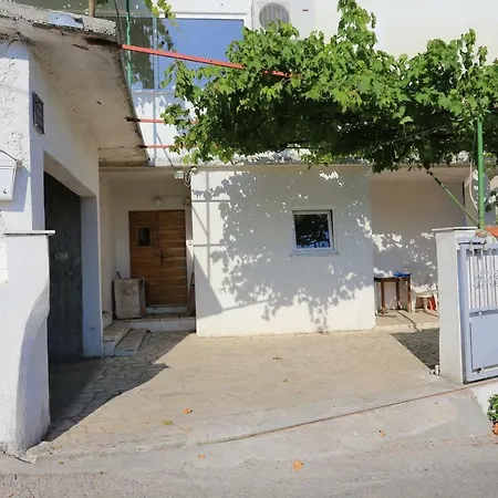 With A Parking Space - 17703 Trogir